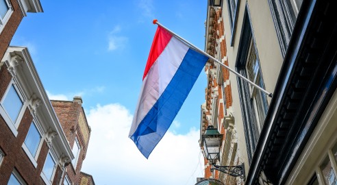 Vlag uit.jpg