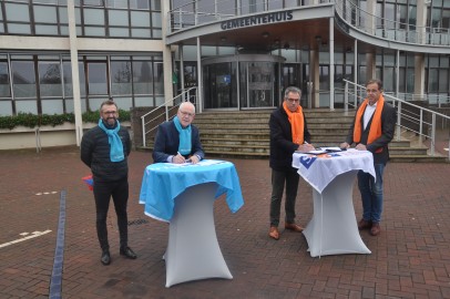 Tekenen samenwerkingsovereenkomst.JPG